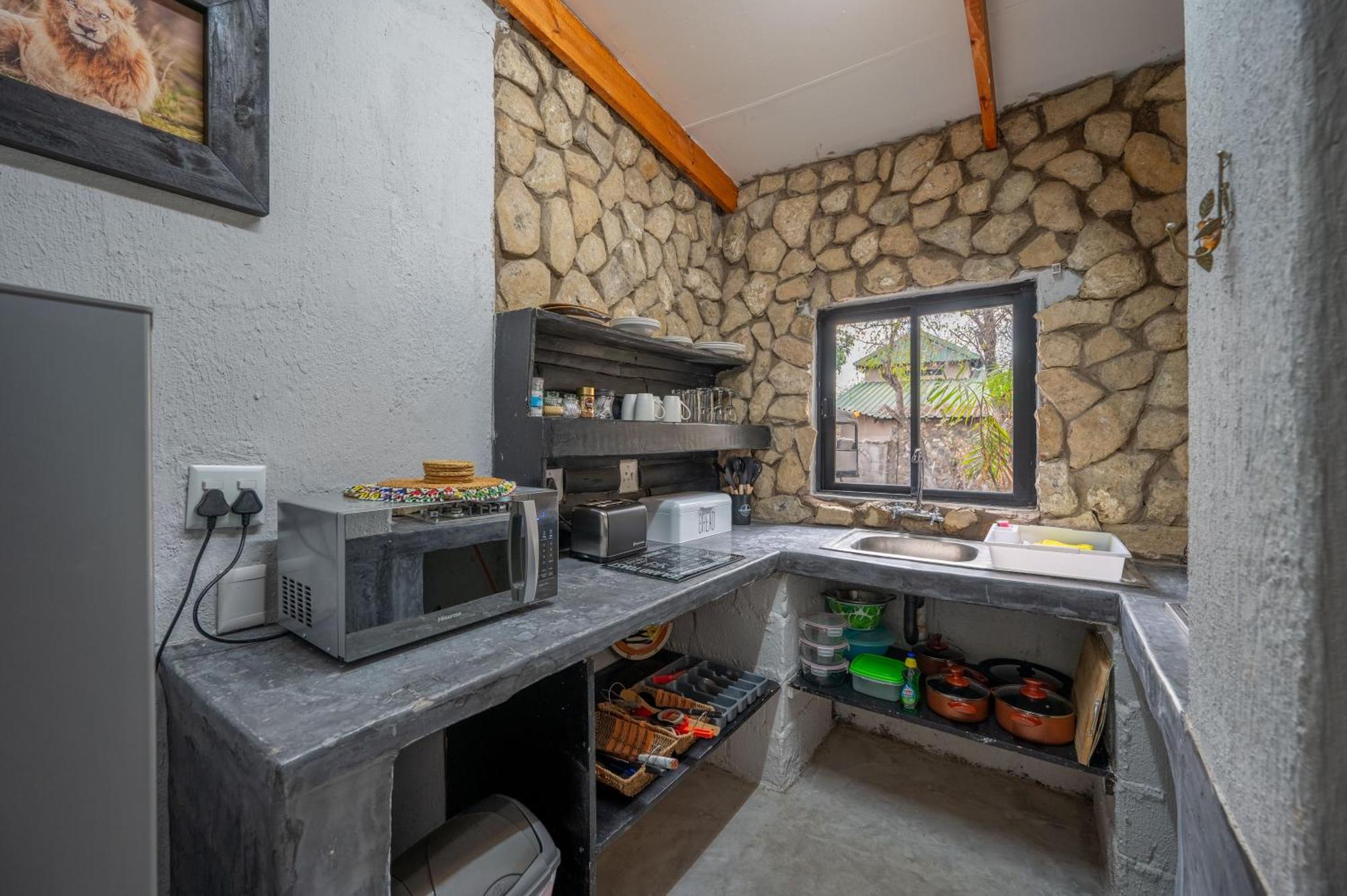 Foxy Crocodile Bush Lodge & Kruger Safari'S - No Loadshedding Marloth Park Buitenkant foto