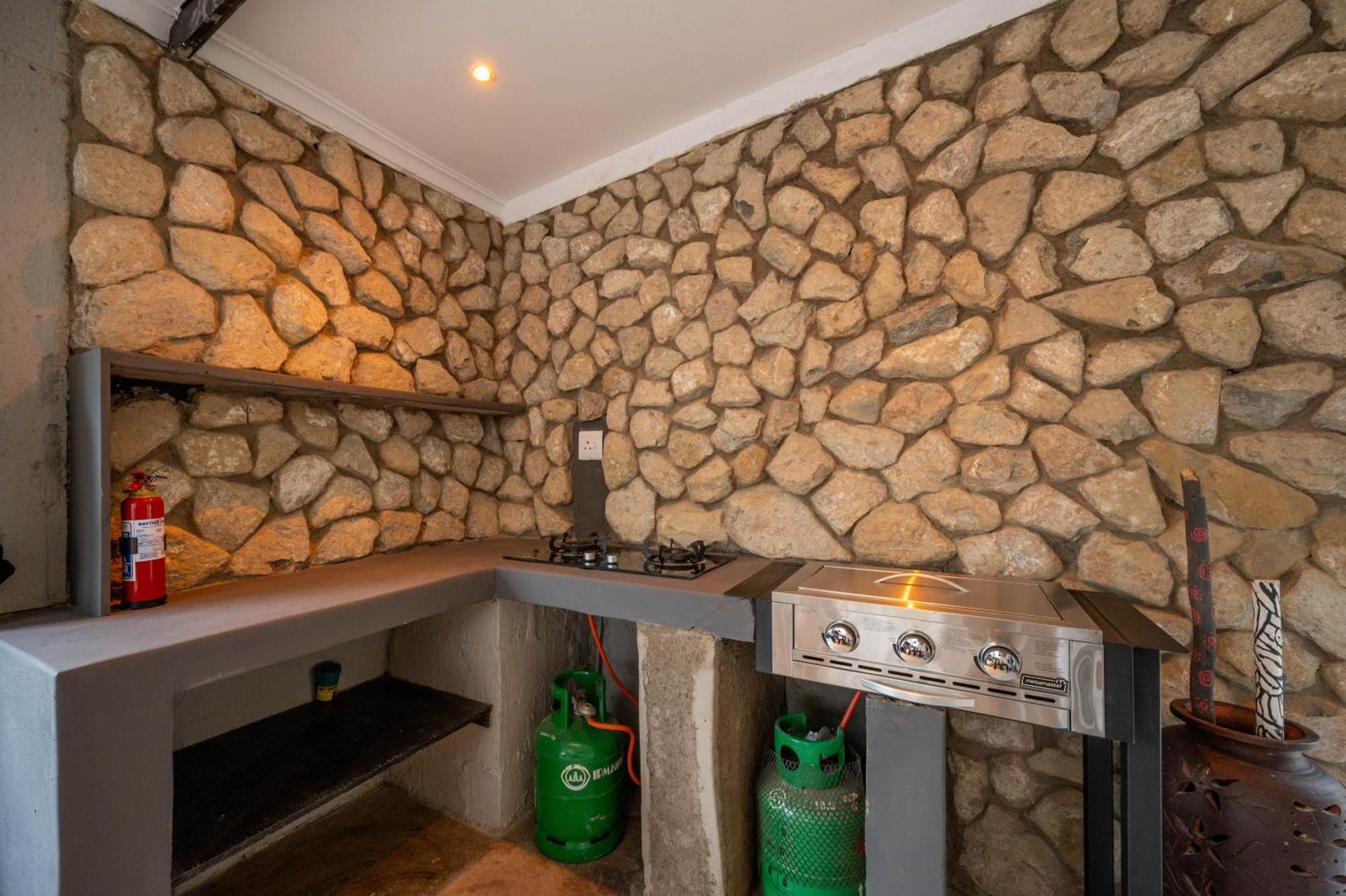 Foxy Crocodile Bush Lodge & Kruger Safari'S - No Loadshedding Marloth Park Buitenkant foto