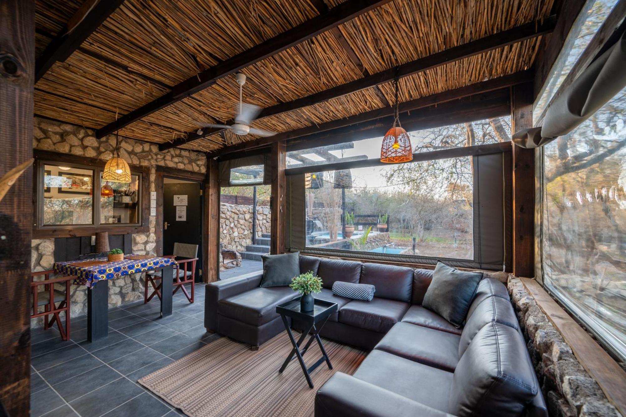 Foxy Crocodile Bush Lodge & Kruger Safari'S - No Loadshedding Marloth Park Buitenkant foto