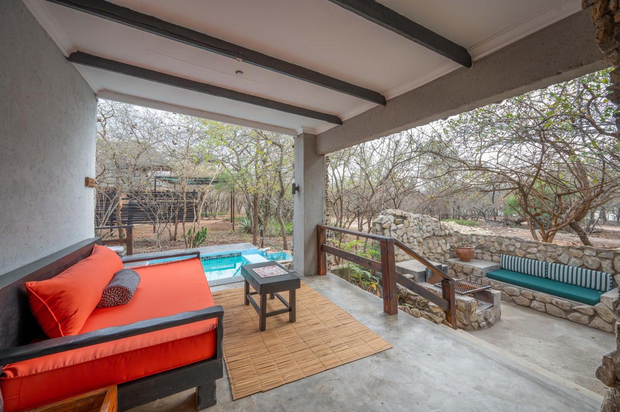 Foxy Crocodile Bush Lodge & Kruger Safari'S - No Loadshedding Marloth Park Buitenkant foto